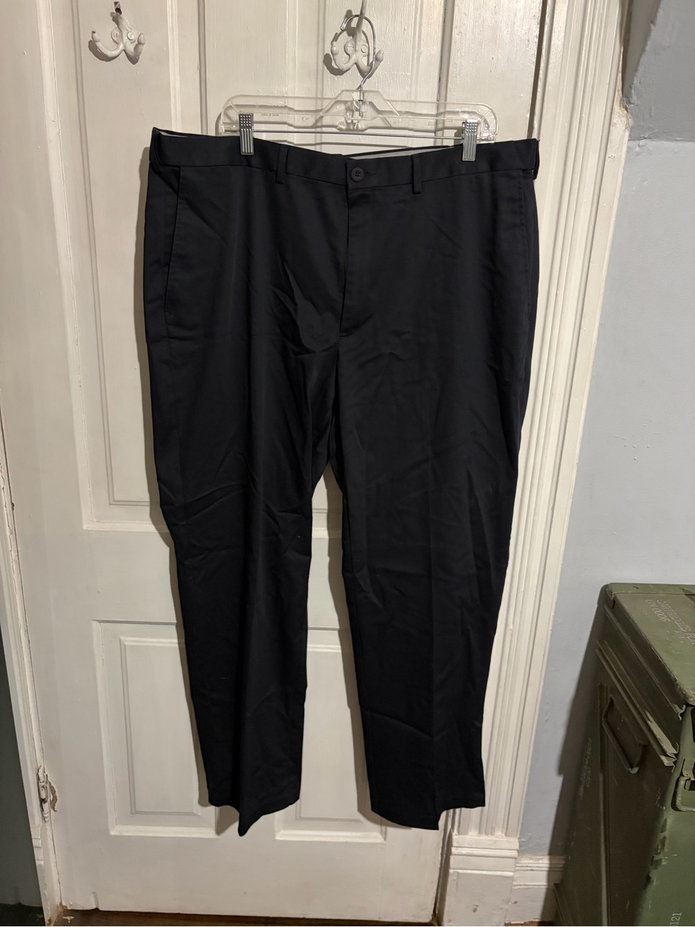 42x32 Haggar Men’s Premium Khaki Black Dress Pants
